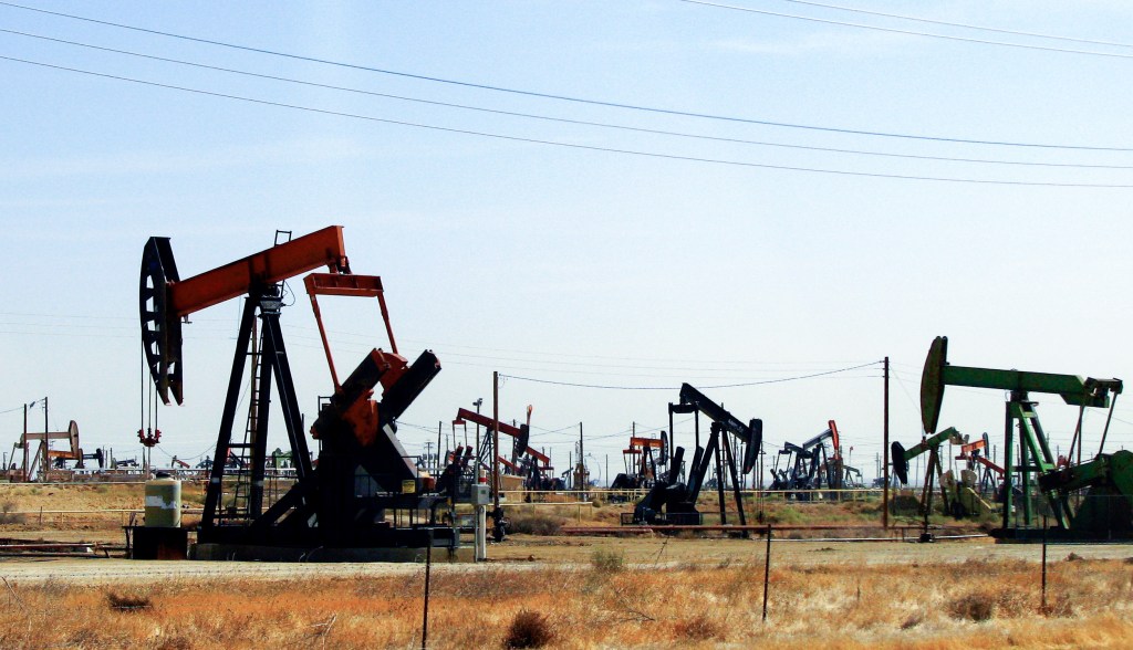 Faculty And Students Speak Out Against TIAA Investments In Fossil Fuels
