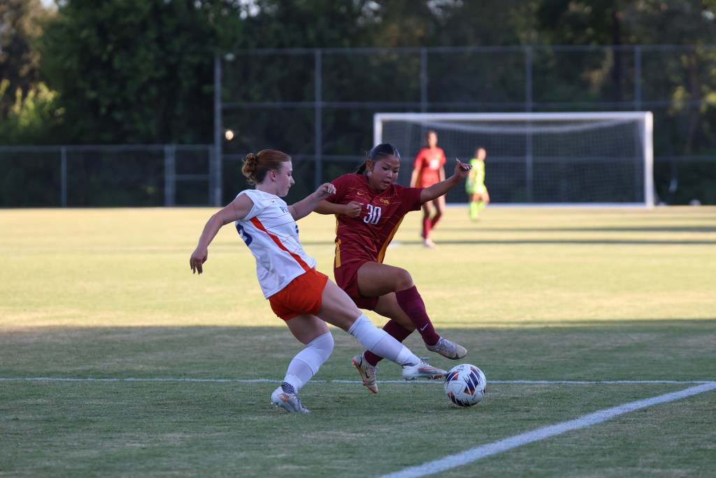 Sagehens Women s Soccer Take Down Athenas In Rivalry Week Opener The sagehens-women-s-soccer-take-down-athenas-in-rivalry-week-opener-the